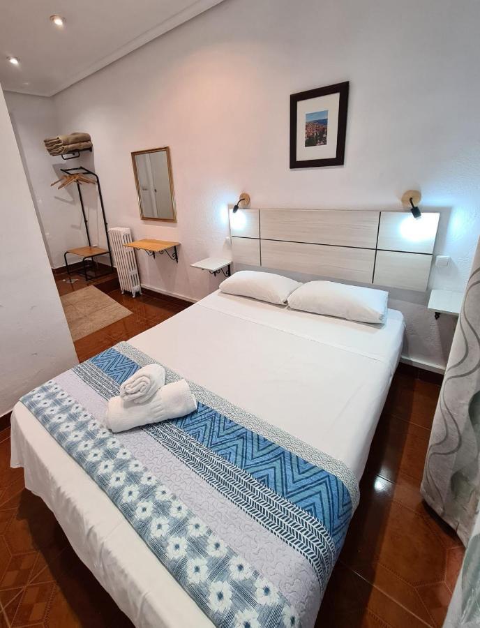 Hostal Santa Barbara Madrid Exteriör bild